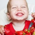 E-news-Mar29-toddler-eats-strawberries_1000x542-300×163.jpg